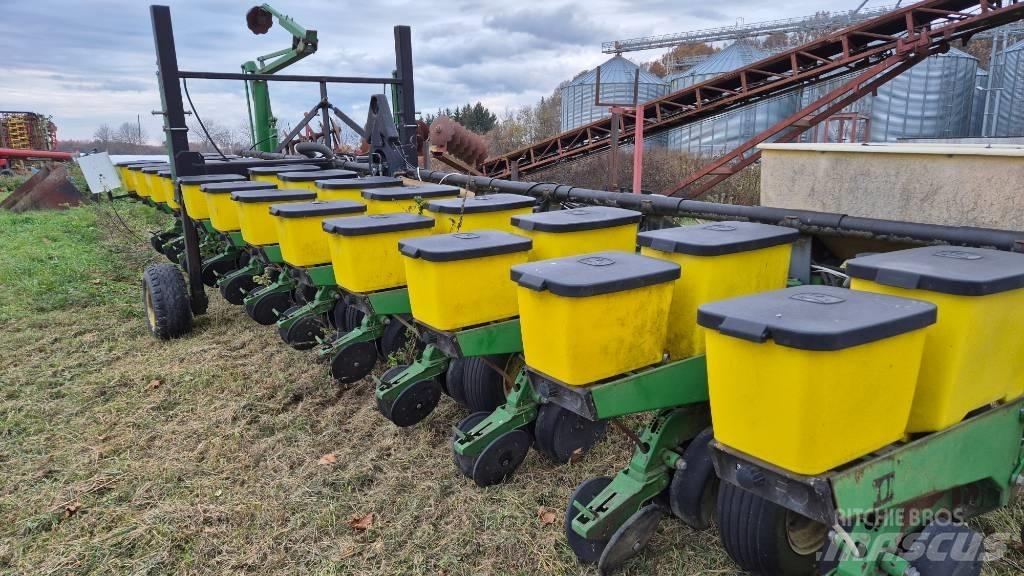 John Deere 1760 Istutuskoneet