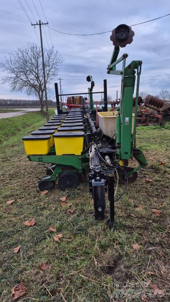 John Deere 1760 Istutuskoneet