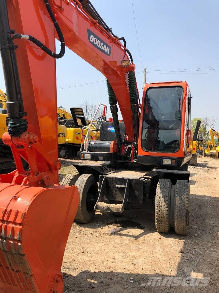 Doosan DX150W Pyöräkaivukoneet