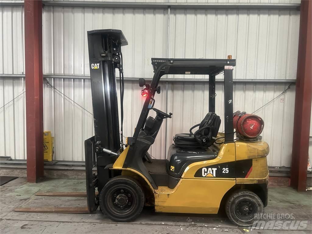 CAT GP25NT Nestekaasutrukit