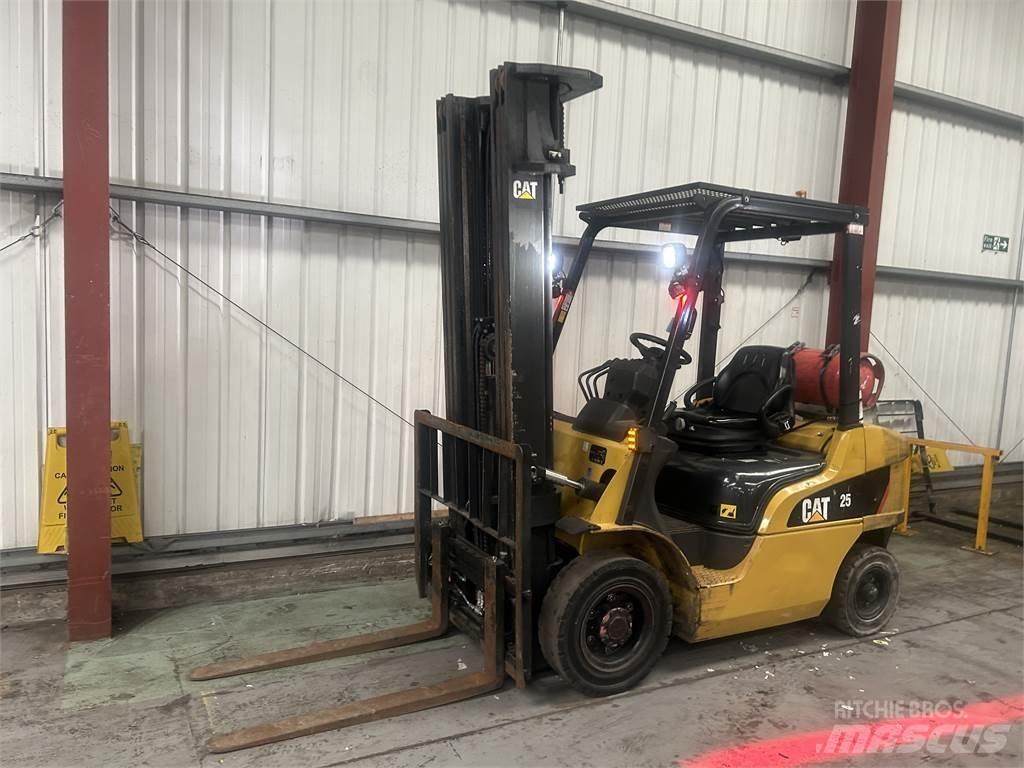 CAT GP25NT Nestekaasutrukit