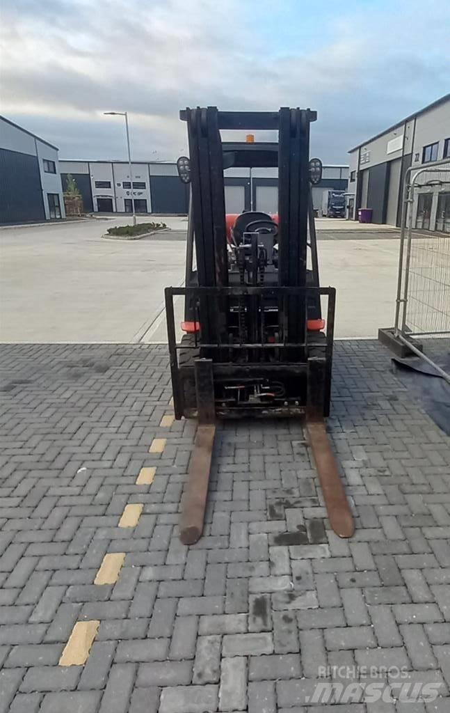 Manitou MI 25 G Nestekaasutrukit