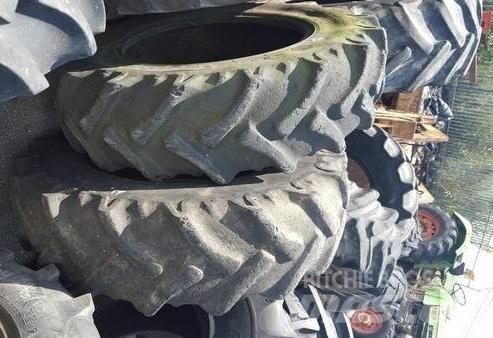  Pneus 12.4R24 Renkaat ja vanteet
