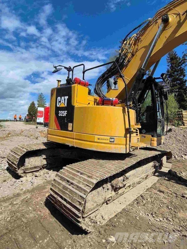 CAT 325FLCR Telakaivukoneet