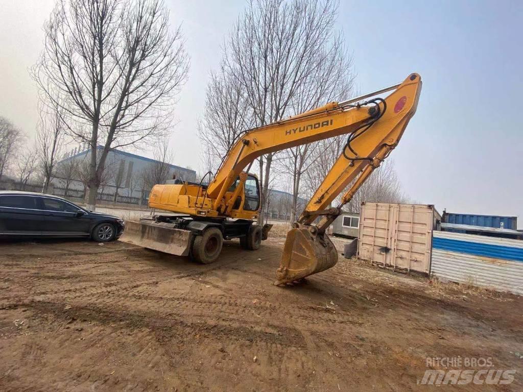 Hyundai R210WD Pyöräkaivukoneet