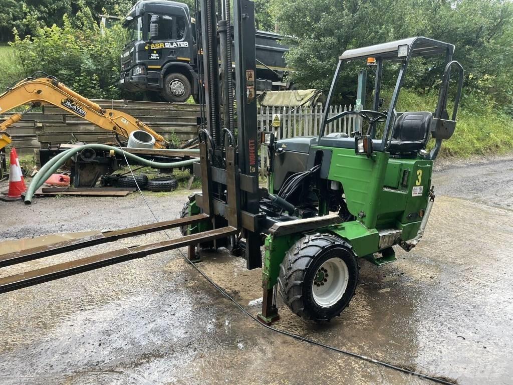 Moffett M8 Ajoneuvotrukit