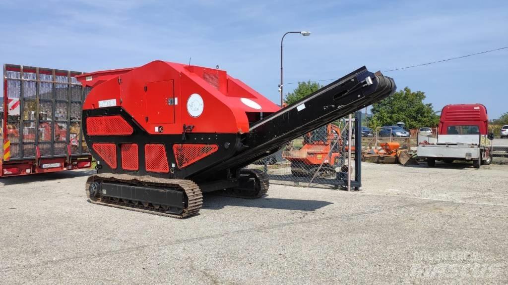 Red Rhino 7000 Mobiilimurskaimet