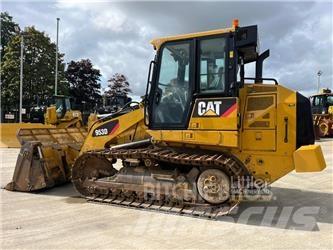 CAT 953D Telakuormaajat
