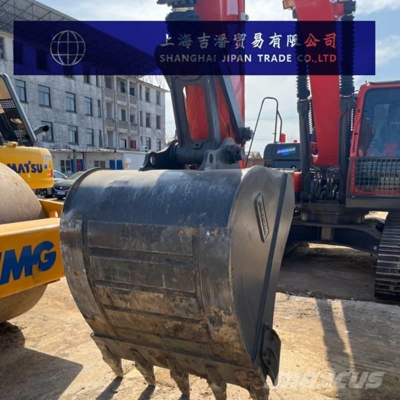 Doosan DX 225 LC Telakaivukoneet