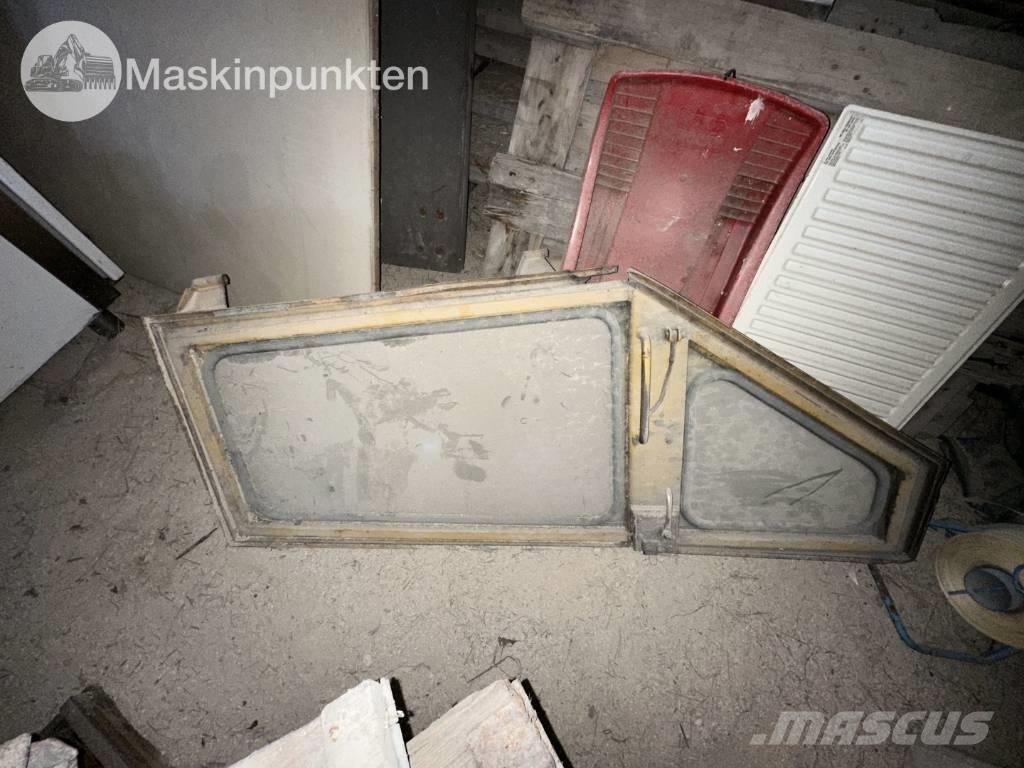 Hymas Traktorgrävare Kaivurikuormaajat