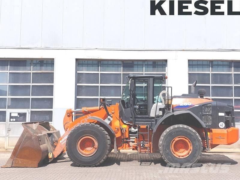 Hitachi ZW 250-6 Pyöräkuormaajat