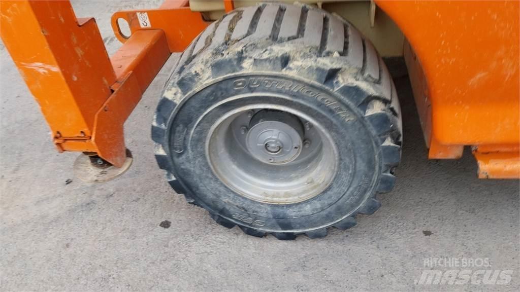 JLG 4394RT Saksilavat