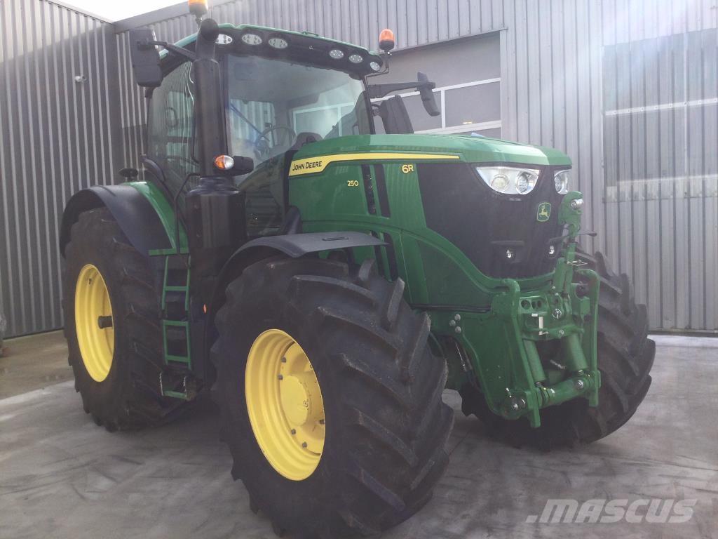 John Deere 6R250 Traktorit