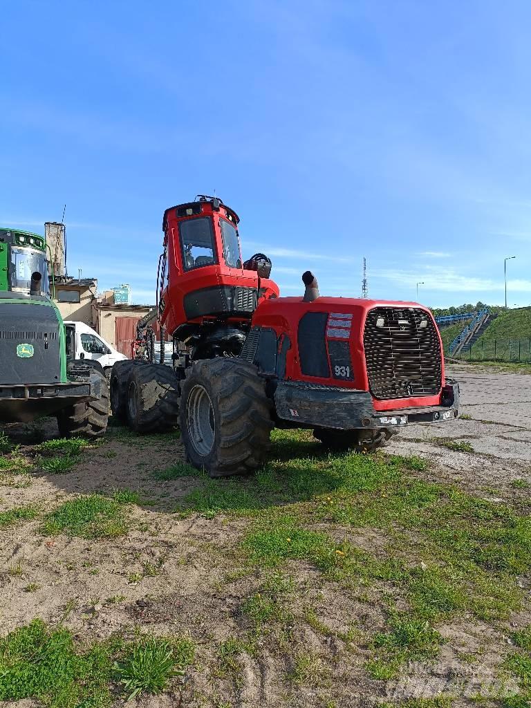 Komatsu 931 Harvesterit