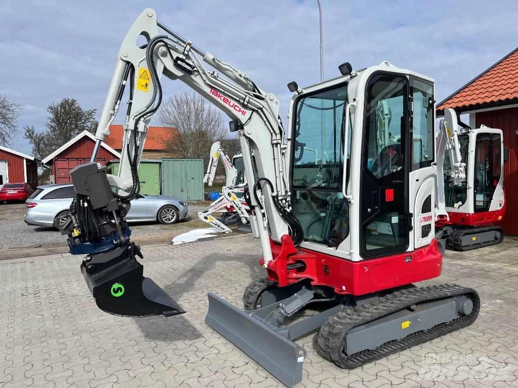 Takeuchi TB325R Minikaivukoneet < 7t