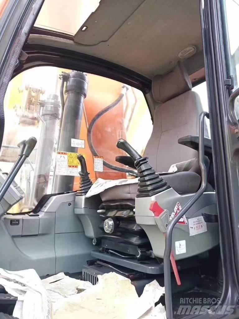 Doosan DX 225 LC Telakaivukoneet