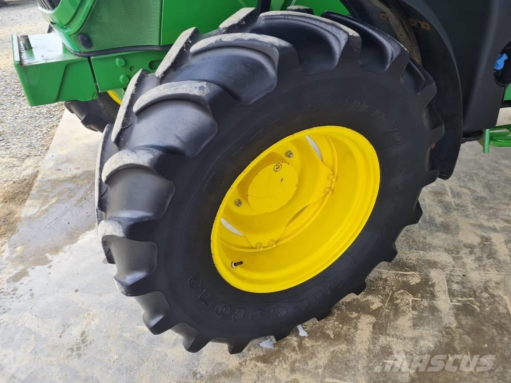 John Deere 6110 M Traktorit
