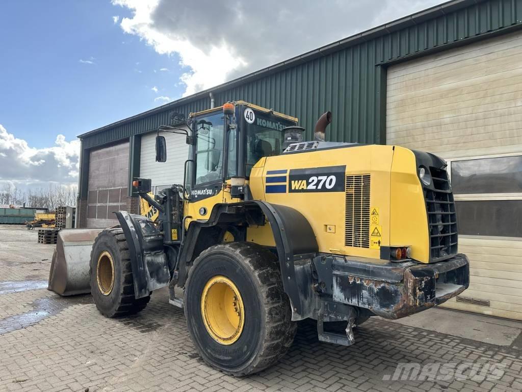 Komatsu WA270 8 Pyöräkuormaajat
