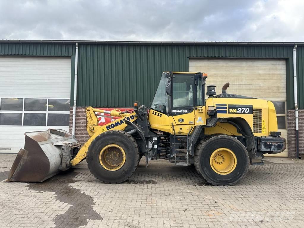 Komatsu WA270 8 Pyöräkuormaajat
