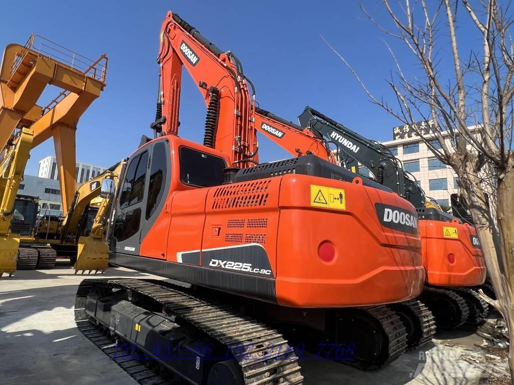 Doosan DX225 Telakaivukoneet