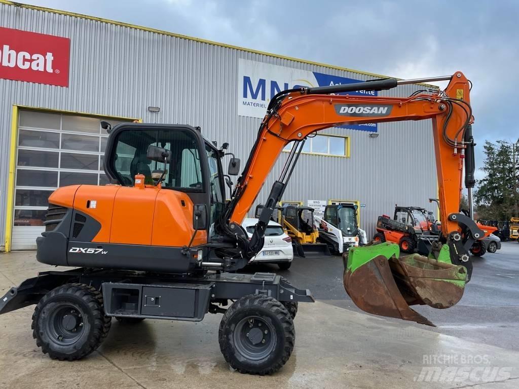 Doosan DX 57 W-5 Pyöräkaivukoneet