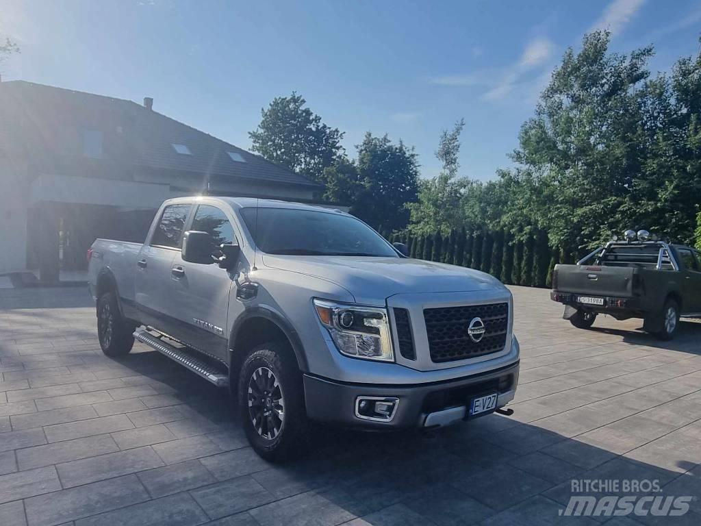 Nissan TITAN XD PRO Lava-autot