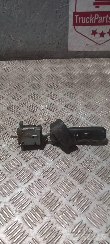 Volvo FH 12   21670857 Ohjaamot ja sisustat