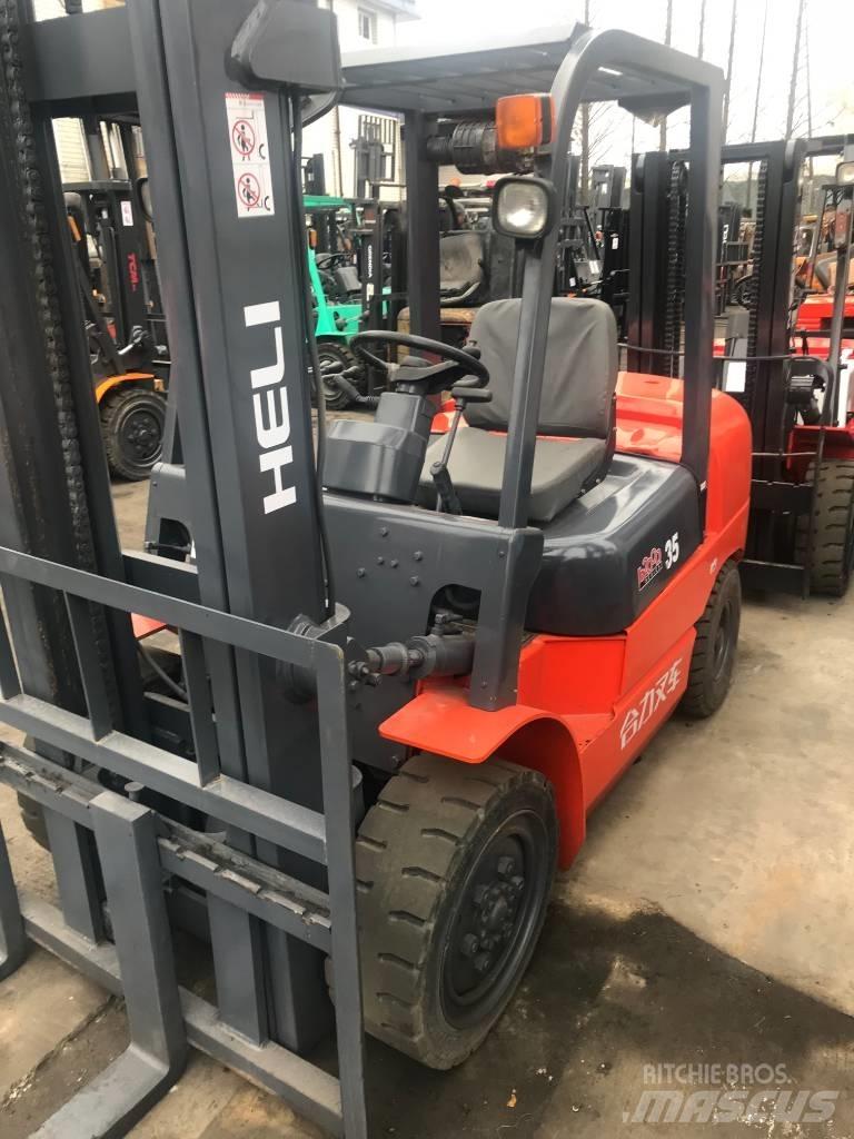 Heli H2000 35 Dieseltrukit