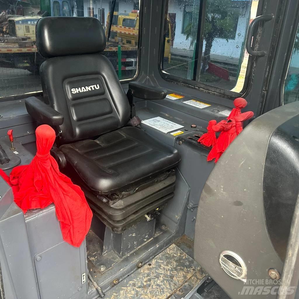 Shantui SD16 Telaketjupuskutraktorit