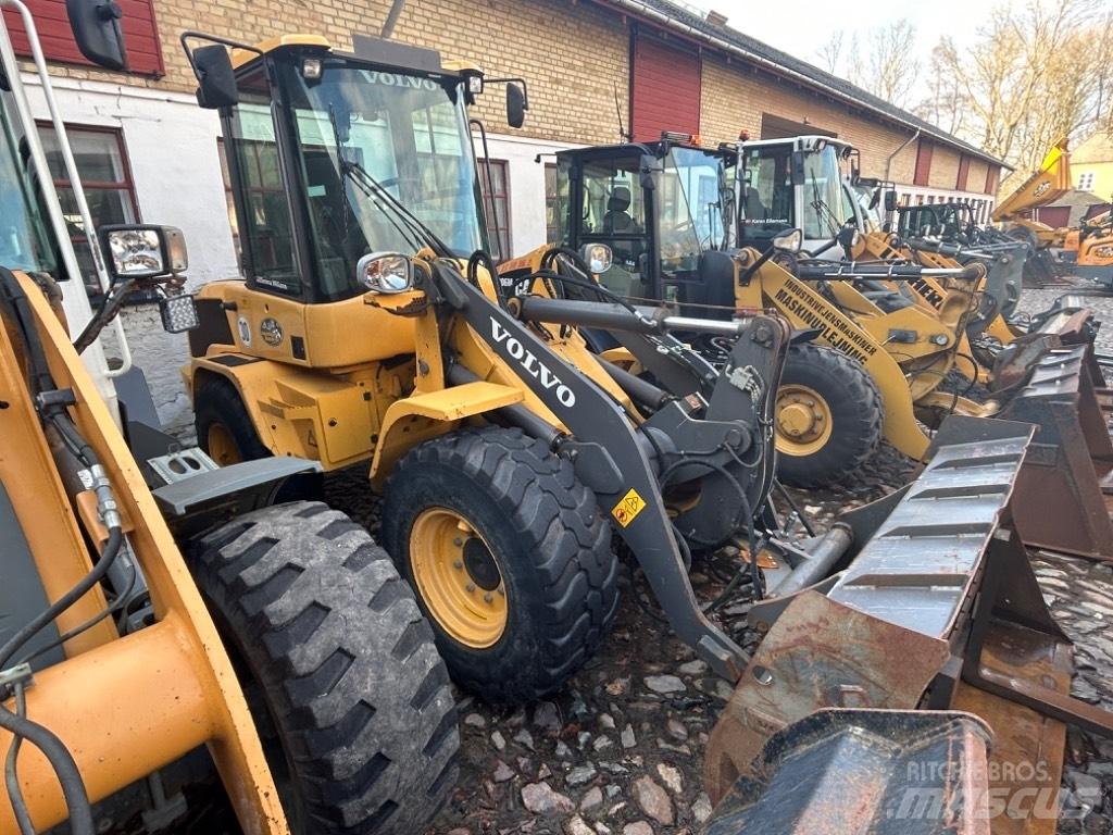 Volvo L 30 G Pyöräkuormaajat