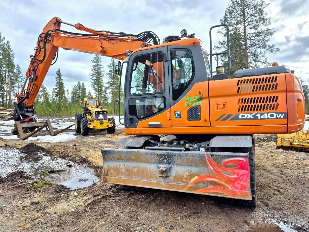 Doosan DX 140 W-3 Pyöräkaivukoneet