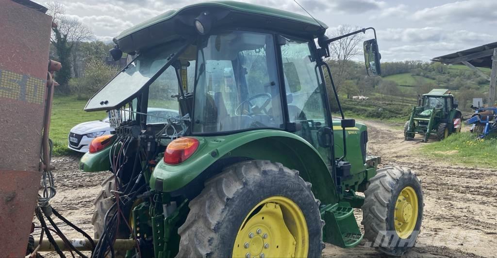 John Deere 5050E Traktorit