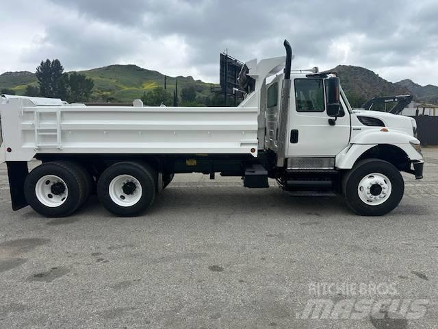 International 7400 Sora- ja kippiautot