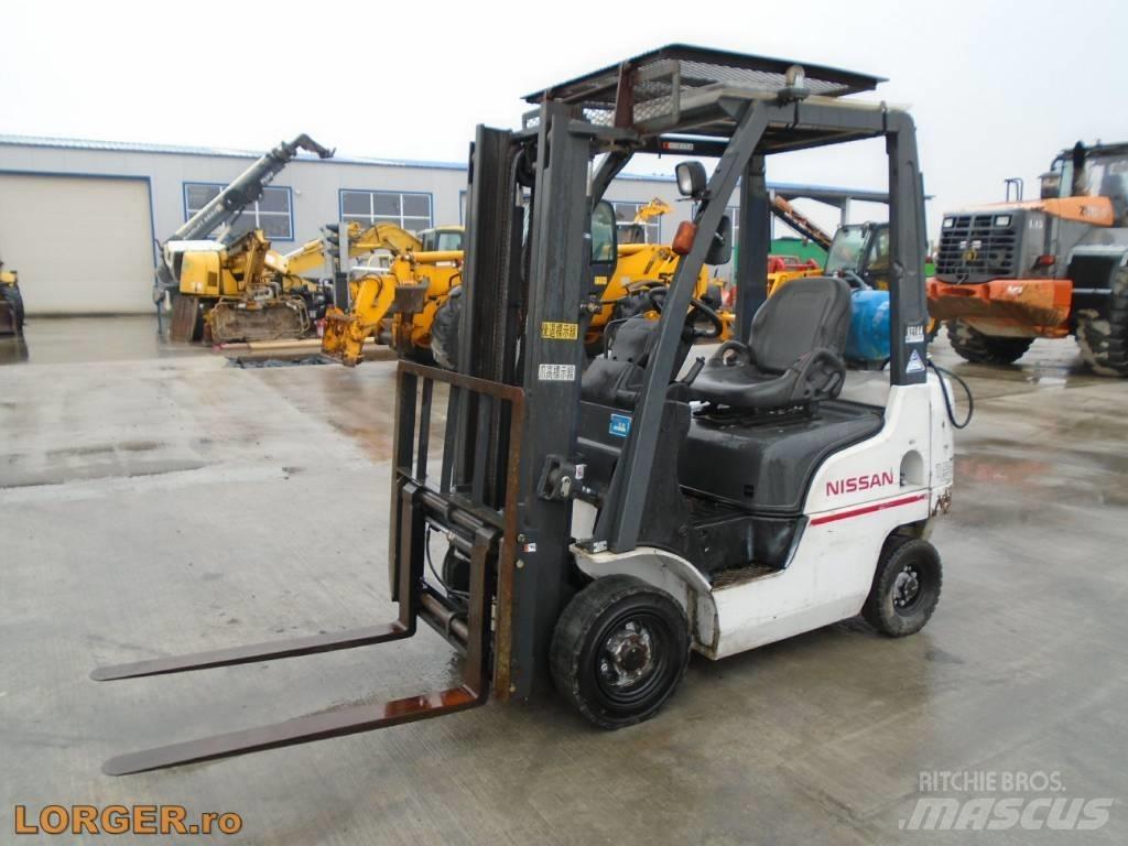 Nissan EBT P1F1 Nestekaasutrukit