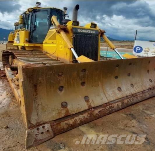 Komatsu D 65 PX-16 Telaketjupuskutraktorit