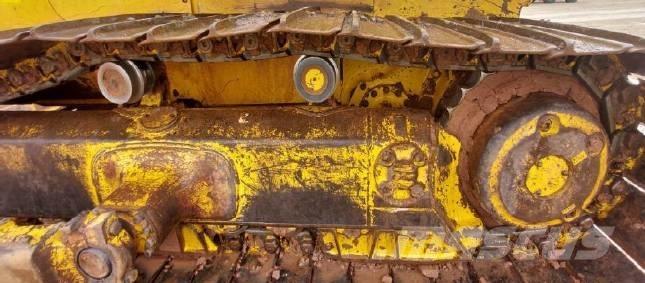 Komatsu D 65 PX-16 Telaketjupuskutraktorit