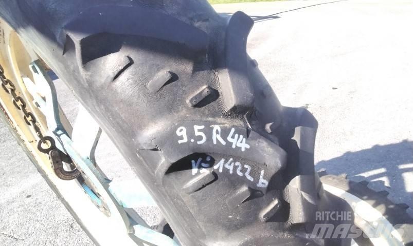 BKT 9.5R44 Renkaat ja vanteet