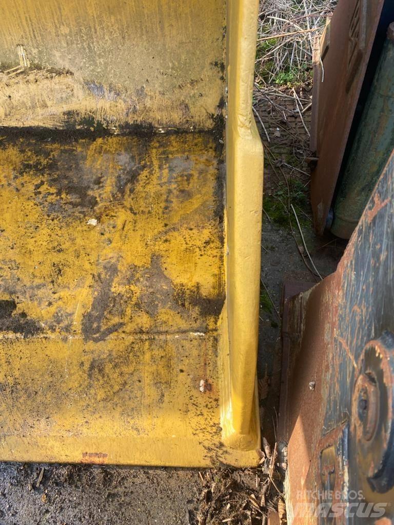 CAT 972 Kauhat