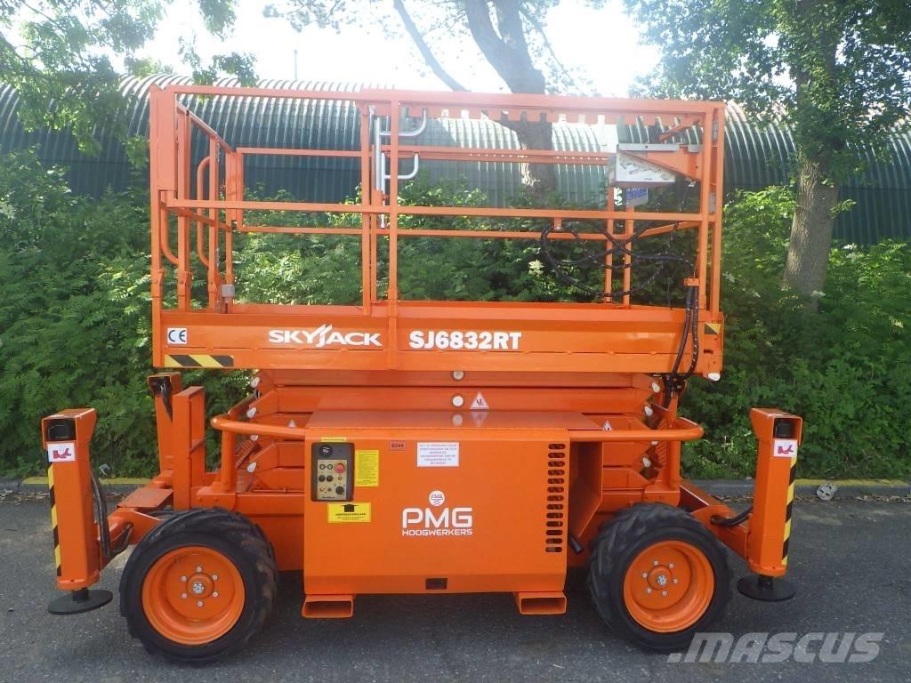 SkyJack SJ6832RT Saksilavat