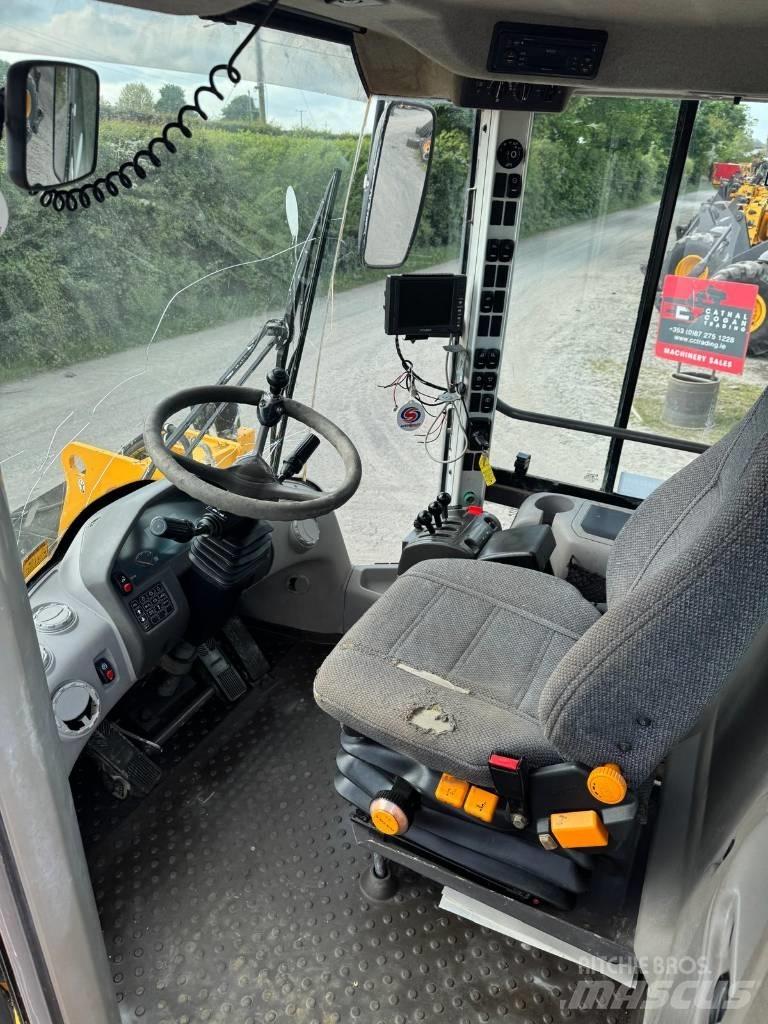 Volvo L 120 F Pyöräkuormaajat