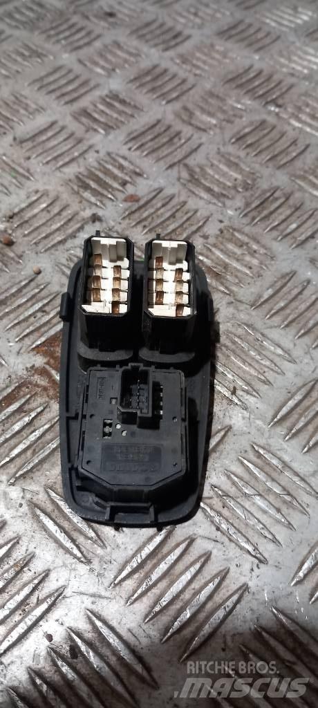 Scania R 440   1445793 Ohjaamot ja sisustat
