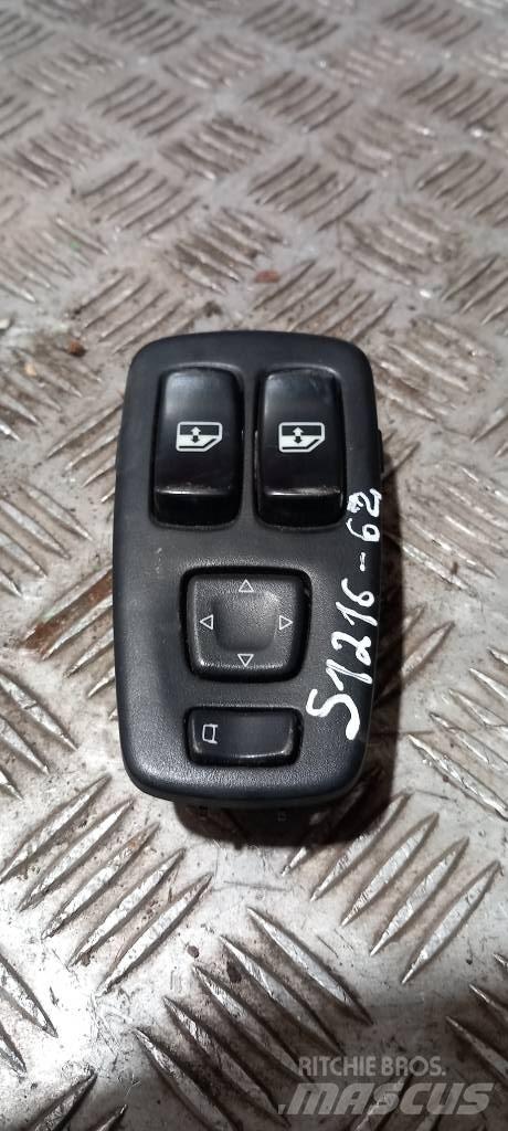 Scania R 440   1445793 Ohjaamot ja sisustat