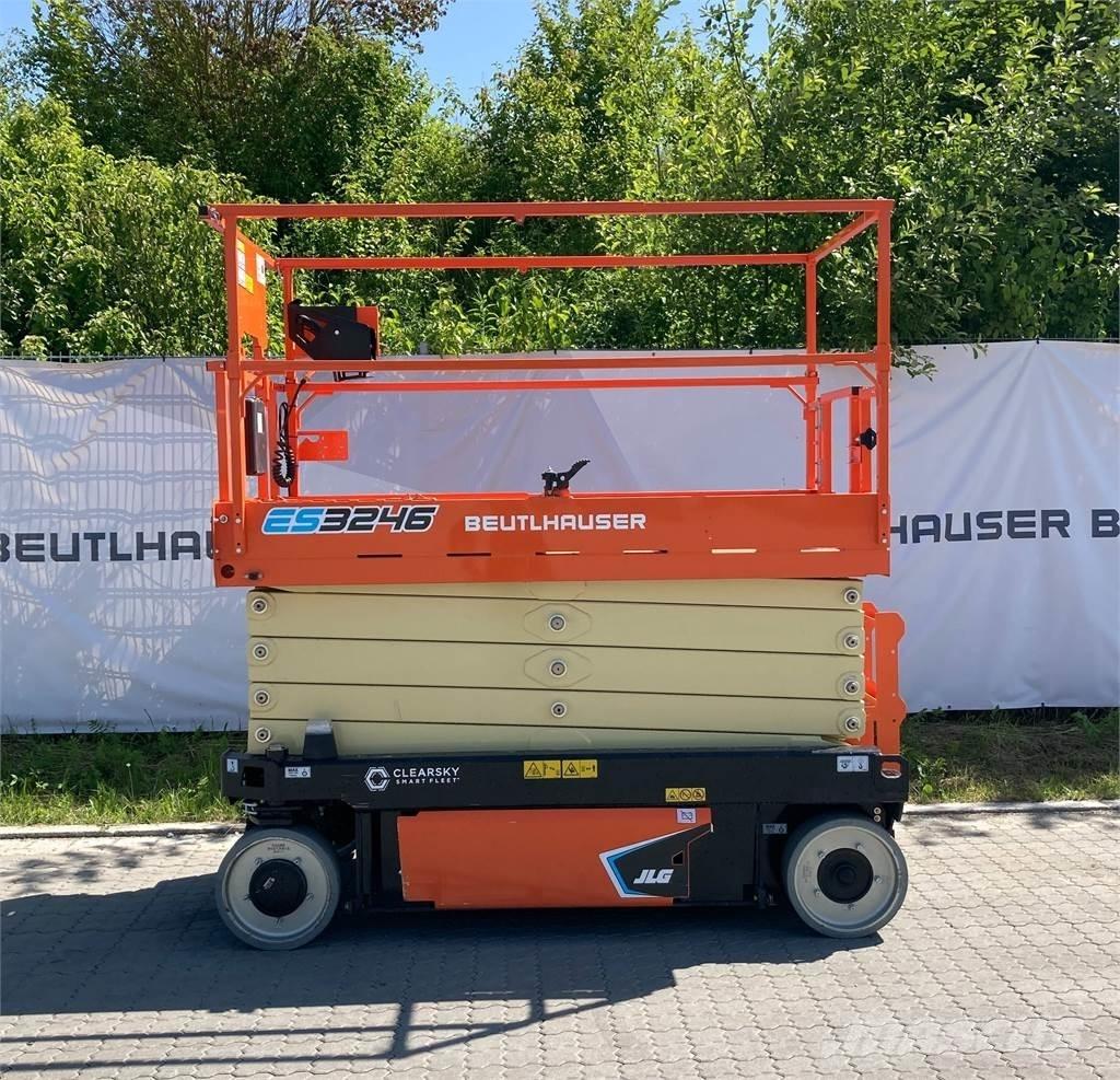 JLG ES3246 Saksilavat