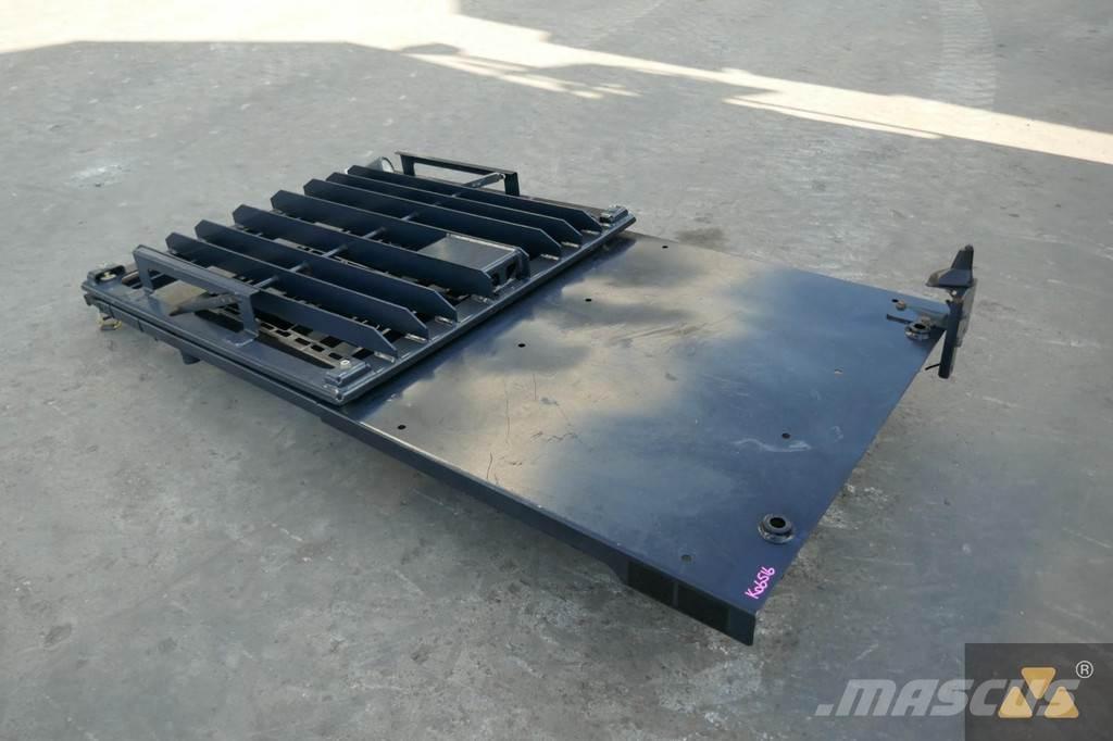 CAT 357-4102 Ohjaamot ja sisustat