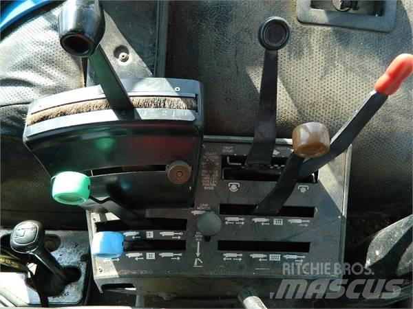 Ford 8210 Traktorit