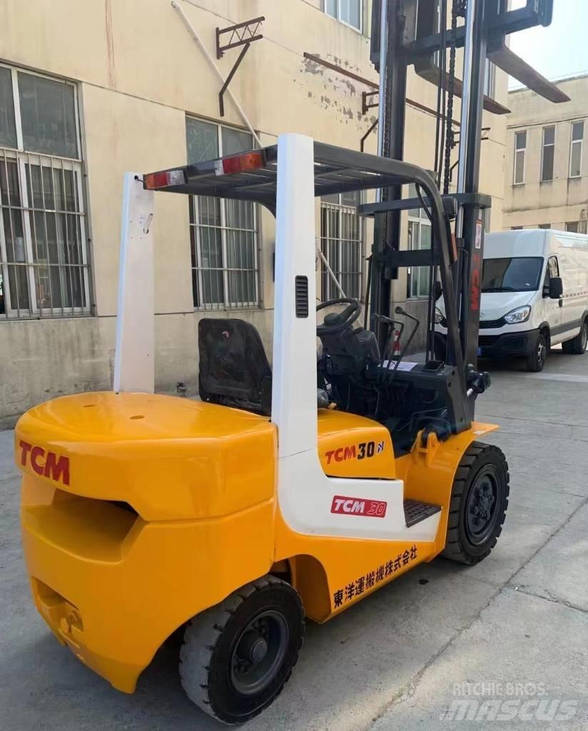 TCM FD30 Työntömastotrukit