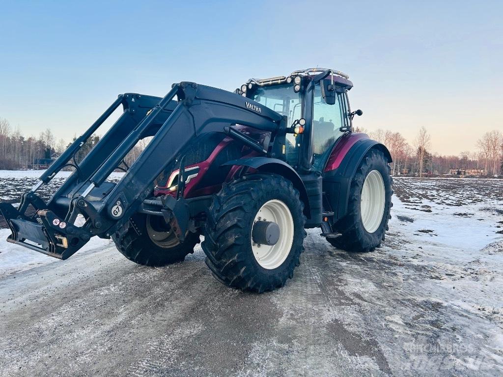 Valtra T 215 Active Traktorit