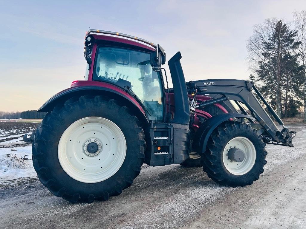 Valtra T 215 Active Traktorit