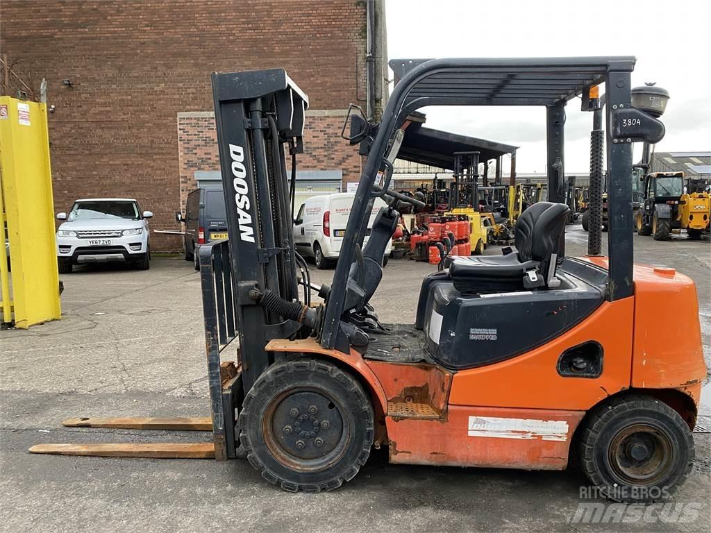 Doosan D25S-5 Dieseltrukit