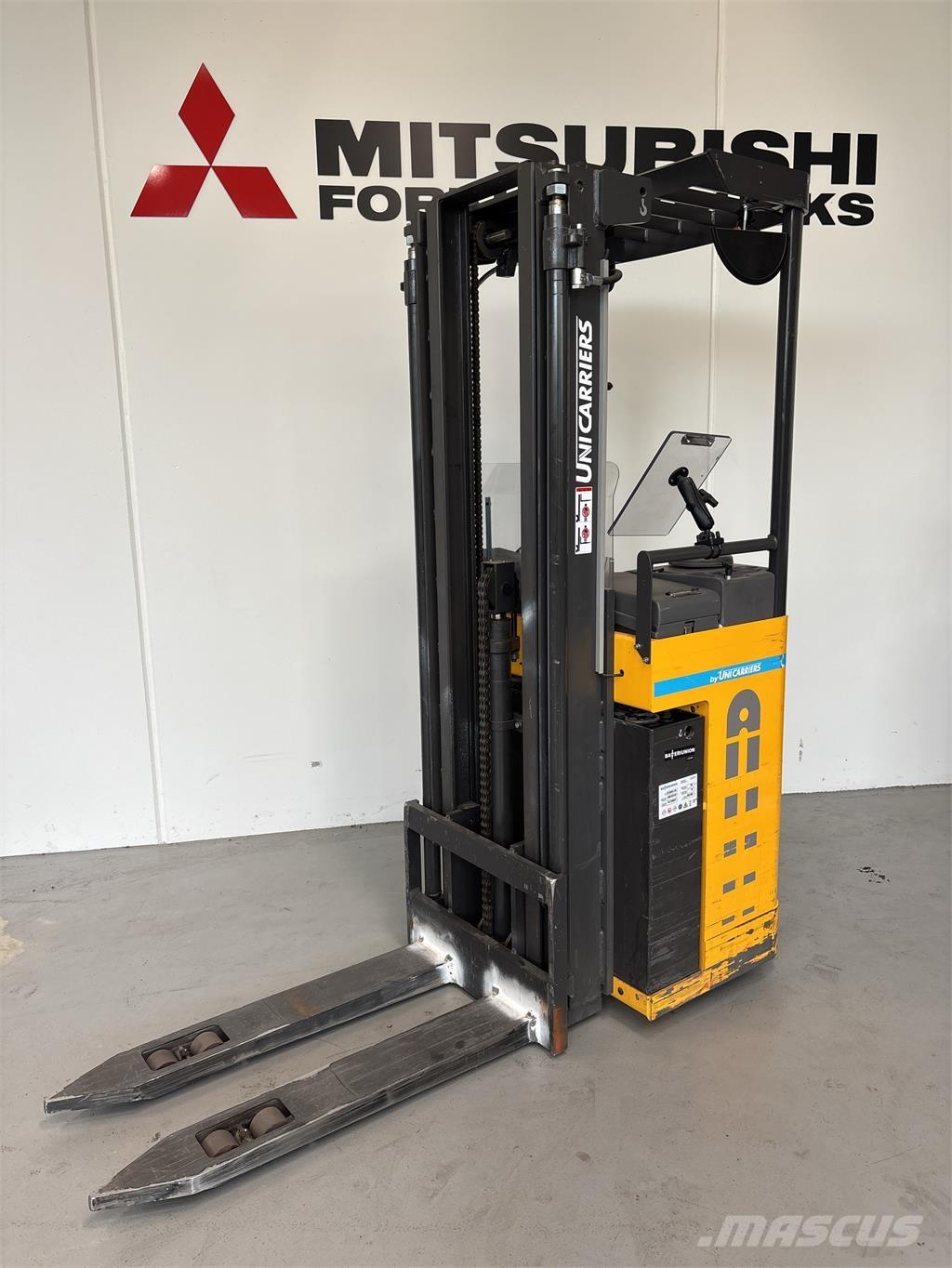 Atlet A160 Ajettavat pinoamisvaunut